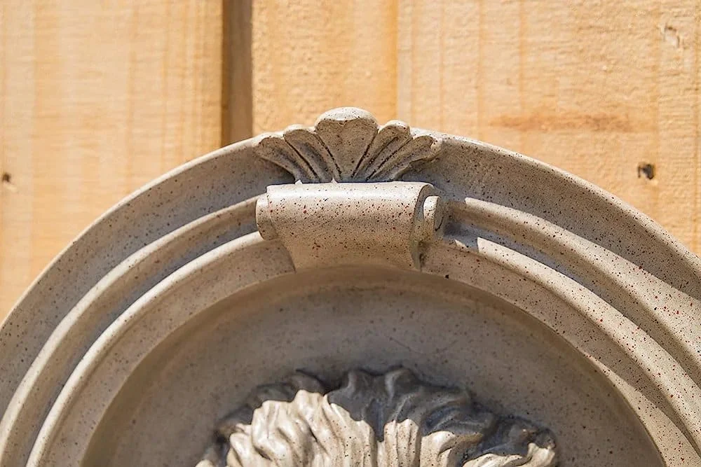 Stone Finish Polyresin Indoor/Outdoor Lion Head Wall - Image 4