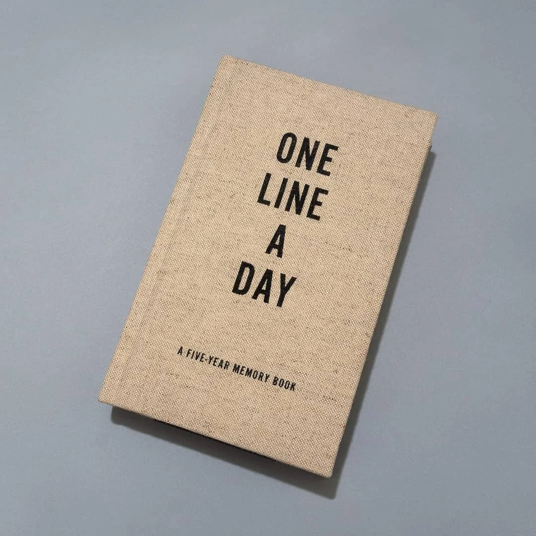 Canvas One Line a Day: Notebook